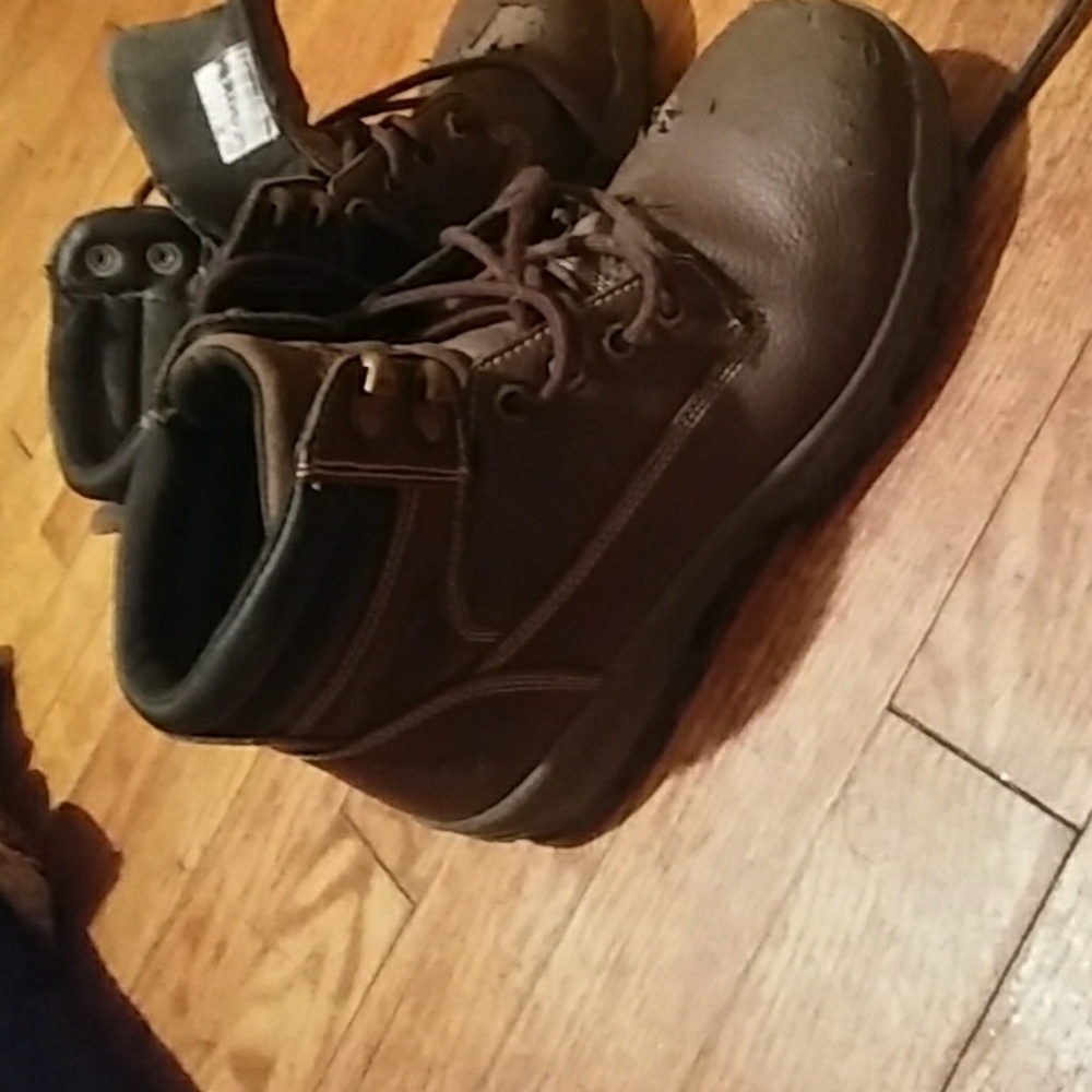 Steel toe work boots